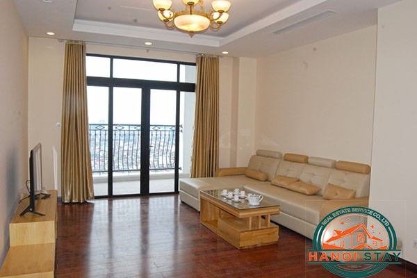 Good size Three bedroom Apartment in R2 Building, Vinhomes Royal City