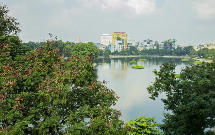 *Lake View Serviced Apartment Rental in Hai Ba Trung Area, Modern Amenties*