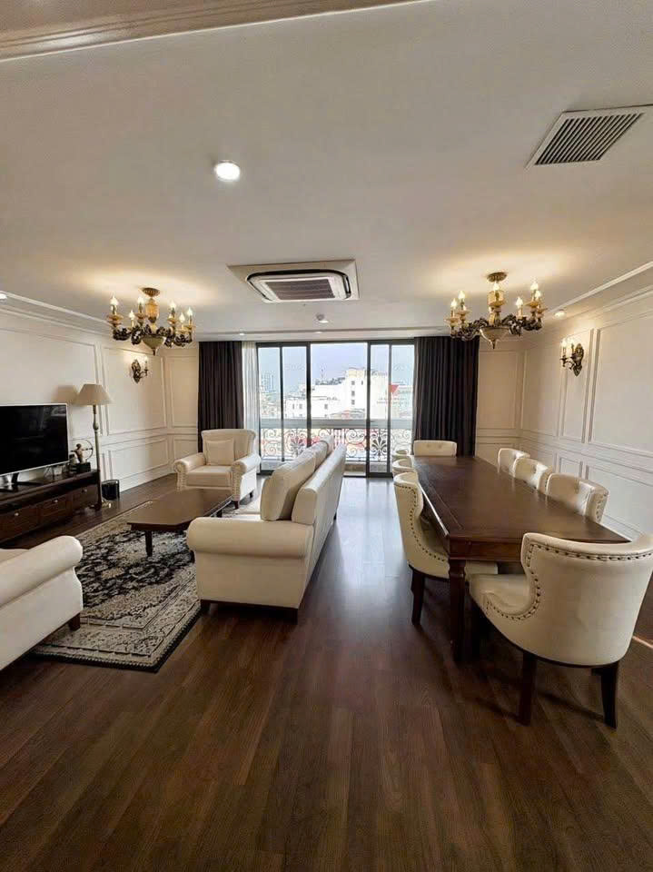 3-BEDROOM, 3-BATHROOM APARTMENT WITH BALCONY – TRAN XUAN SOAN STREET