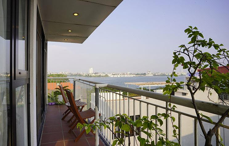 Awesome 03 bedroom apartment in Tay Ho with balcony overlooks the Westlake Hanoi