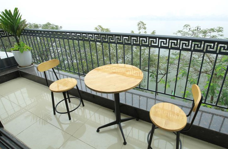 *Beautiful Lake View 02 Bedroom Apartment for Rent in Nhat Chieu street, Tay ho, Affordable Price*