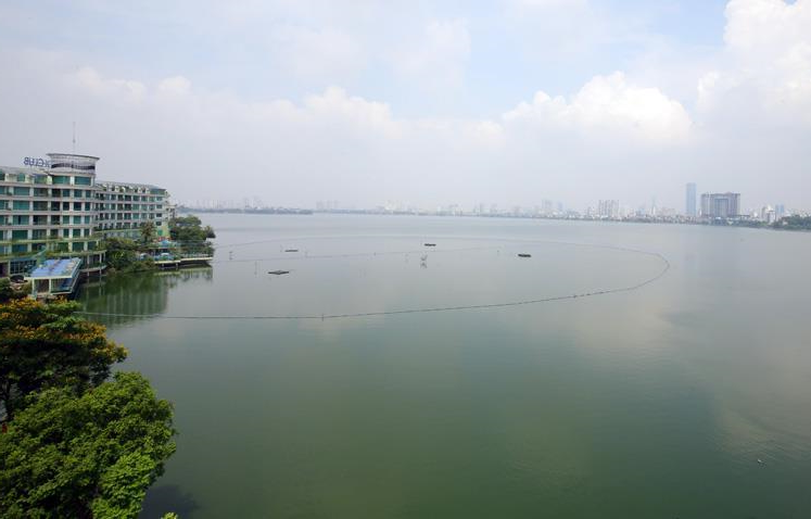 *Beautiful Lake View Apartment Rental in Yen Phu, Tay Ho, Reasonably Priced*