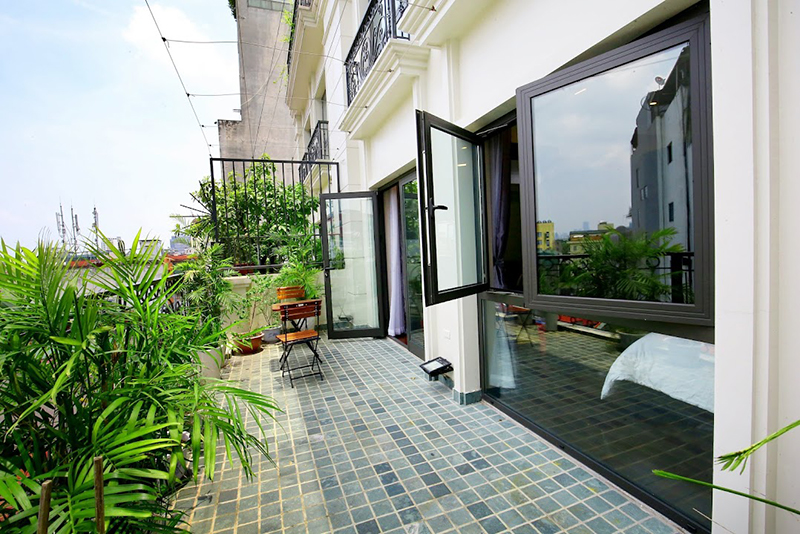 Big Balcony & Beautiful Apartment Rental in Bui Thi Xuan Str, Hai Ba Trung 