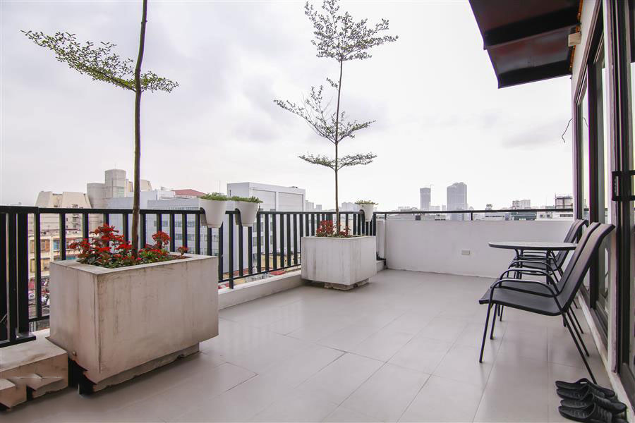 Big Balcony & Best ever Sunkissed  Apartment Rental in Linh Lang Area, Ba Dinh