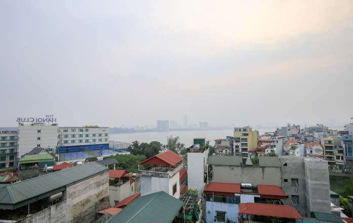 *Big Balcony Serviced Apartment for Rent in Tay Ho District, Perfect location*