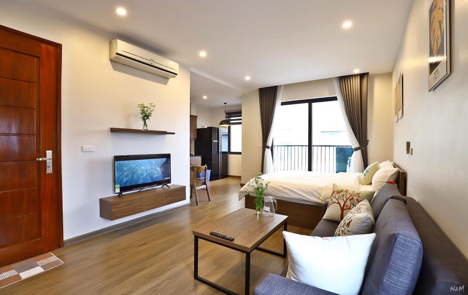 Bright & Budget Price Studio Apartment Rental in Dang Thai Mai str, Tay Ho