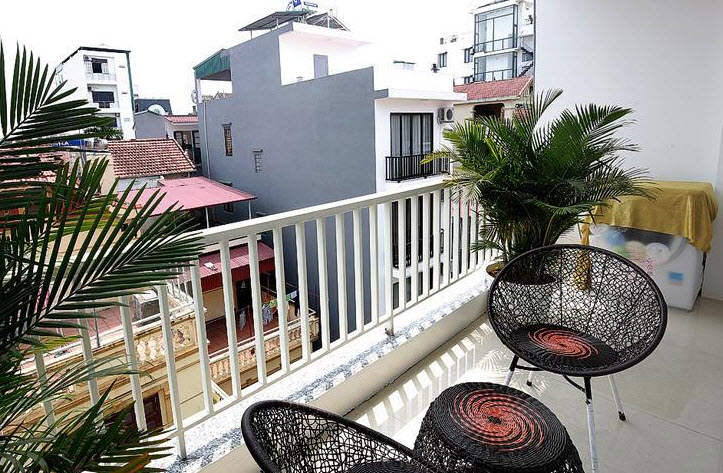 *Bright & Open View 2 Bedroom Apartment Rental in Dang Thai Mai Street, Tay Ho*