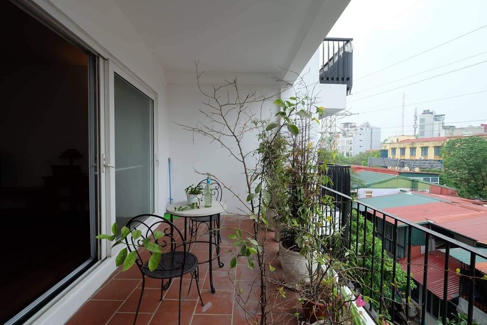 Budget Price & Spacious 02 BR Apartment Rental in Truc Bach Area, Ba Dinh