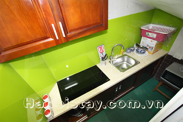Cheap Apartment For rent in Yen Phu street, Tay Ho district, Nice furniture