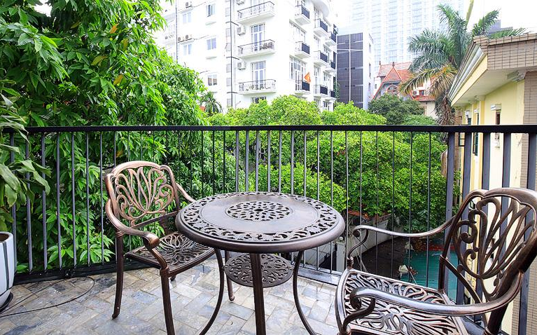 Comfortable 3 bedroom apartment in Tay Ho Road, Near Somerset West Point