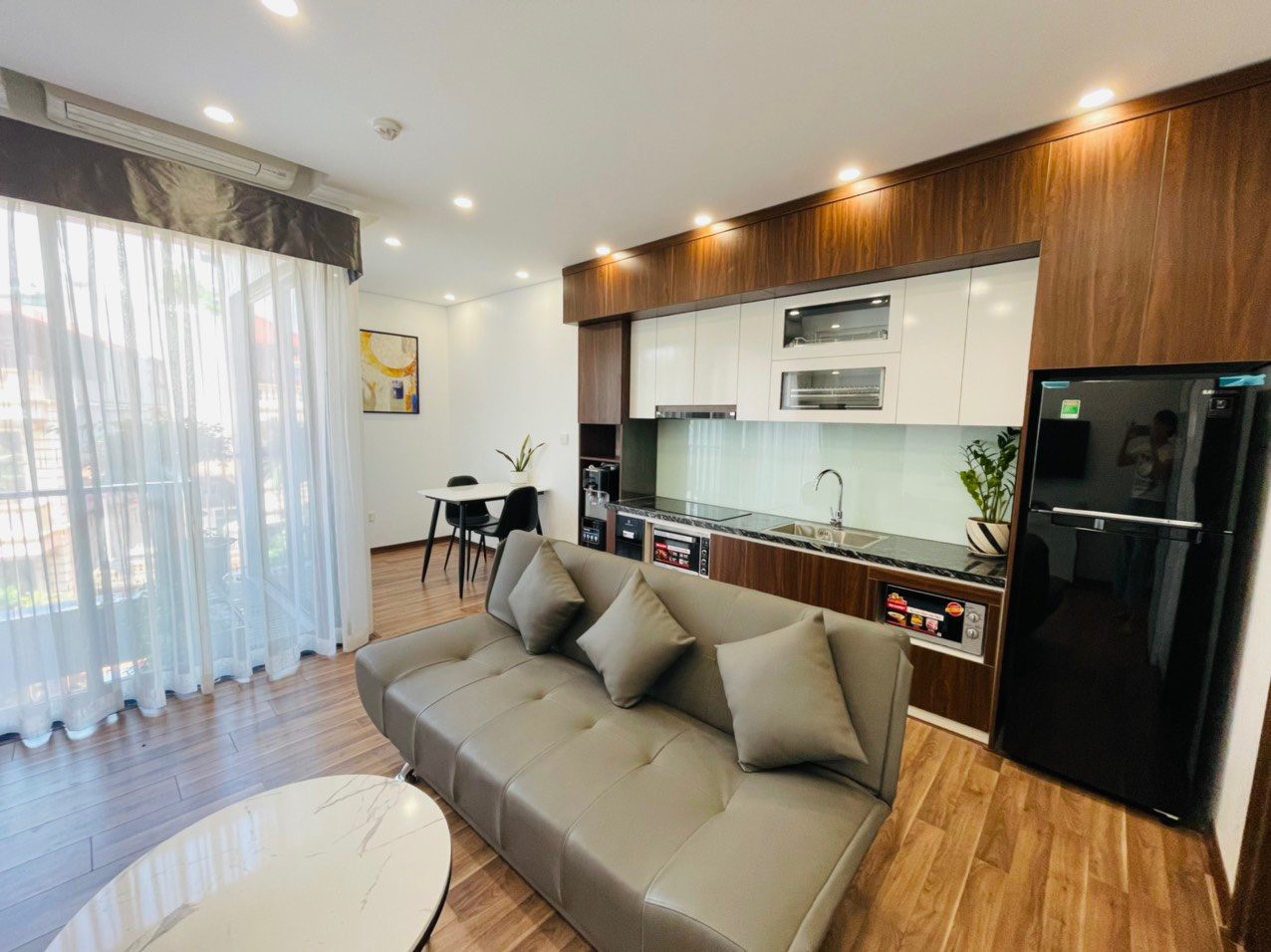 Contemporary 02 BR Apartment Rental in Trinh Cong Son str, Tay Ho