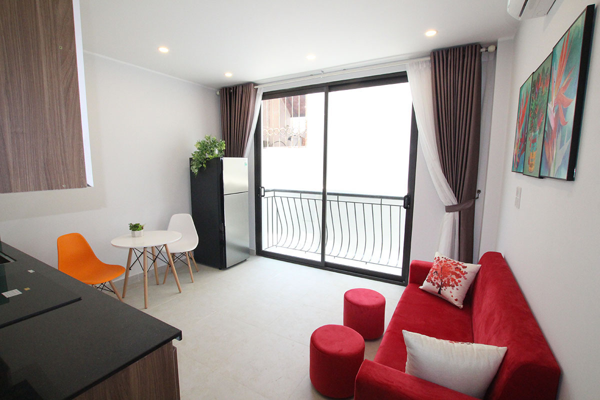 *Cozy One Bedroom Apartment Rental in Tu Hoa street, Tay Ho, Good Price*