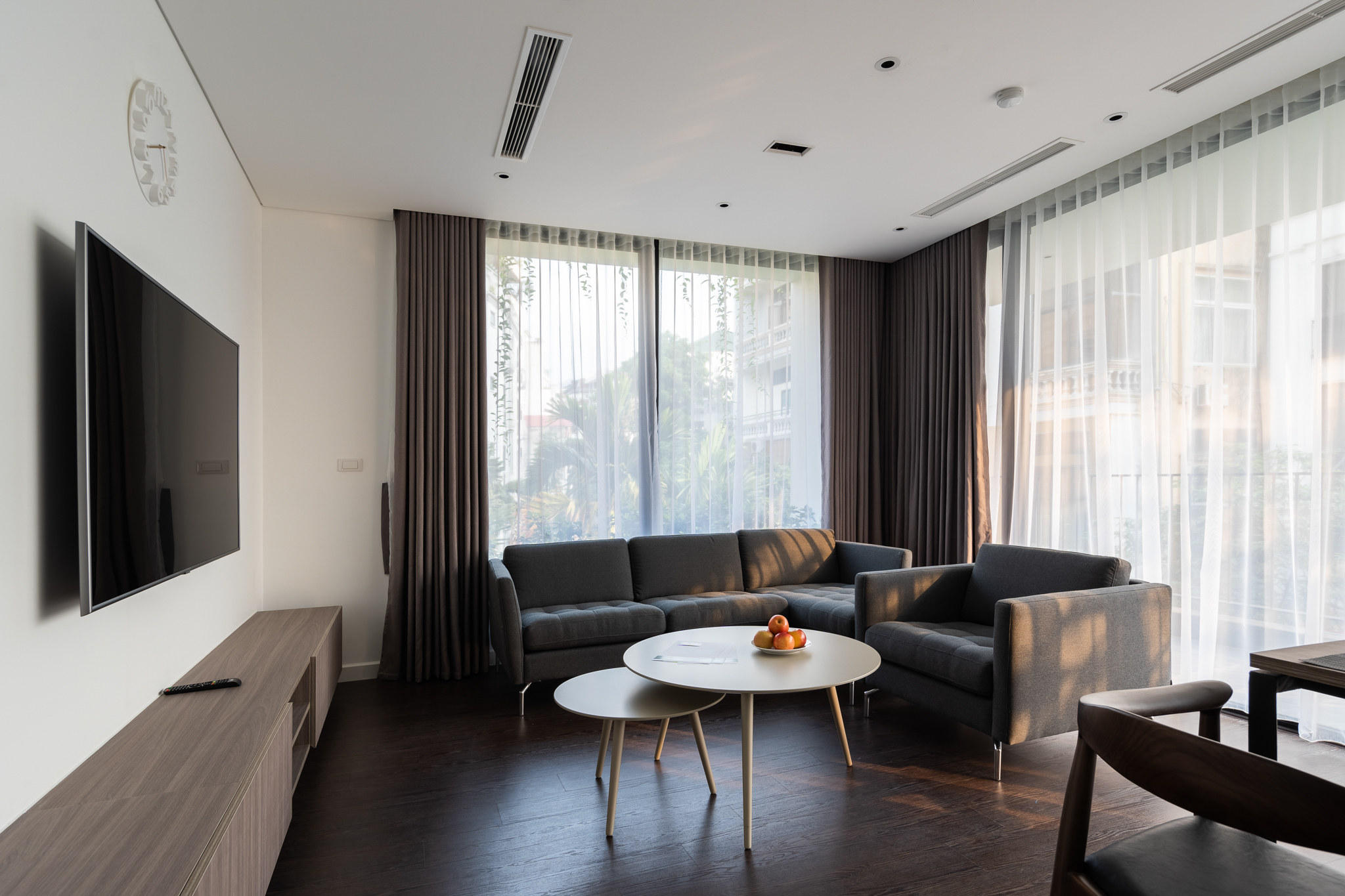 Deluxe 2 BR aprtment for rent in Tay Ho
