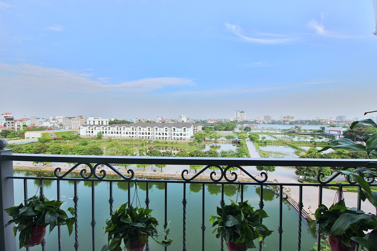 *Deluxe Lakefront Two Bedroom Apartment for rent in Tay Ho, near Water Park*