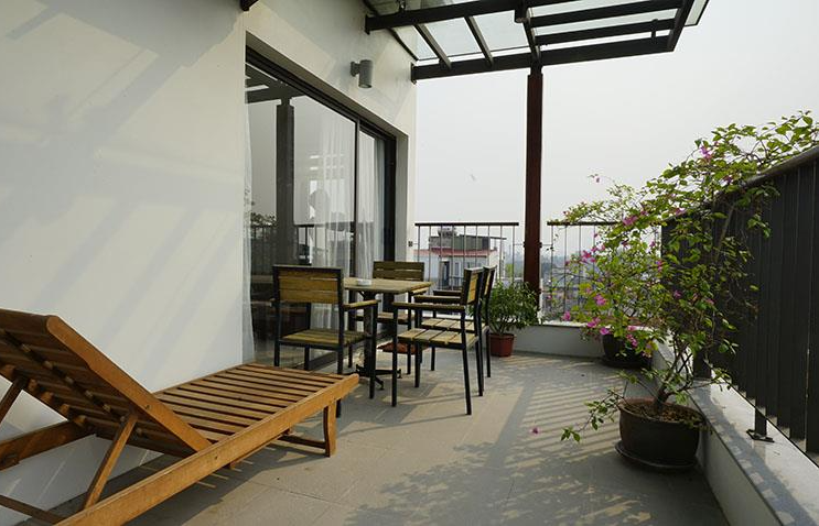 Wow! Beautiful  Balcony 1 BR Apartment In Xuan Dieu Str, Tay Ho