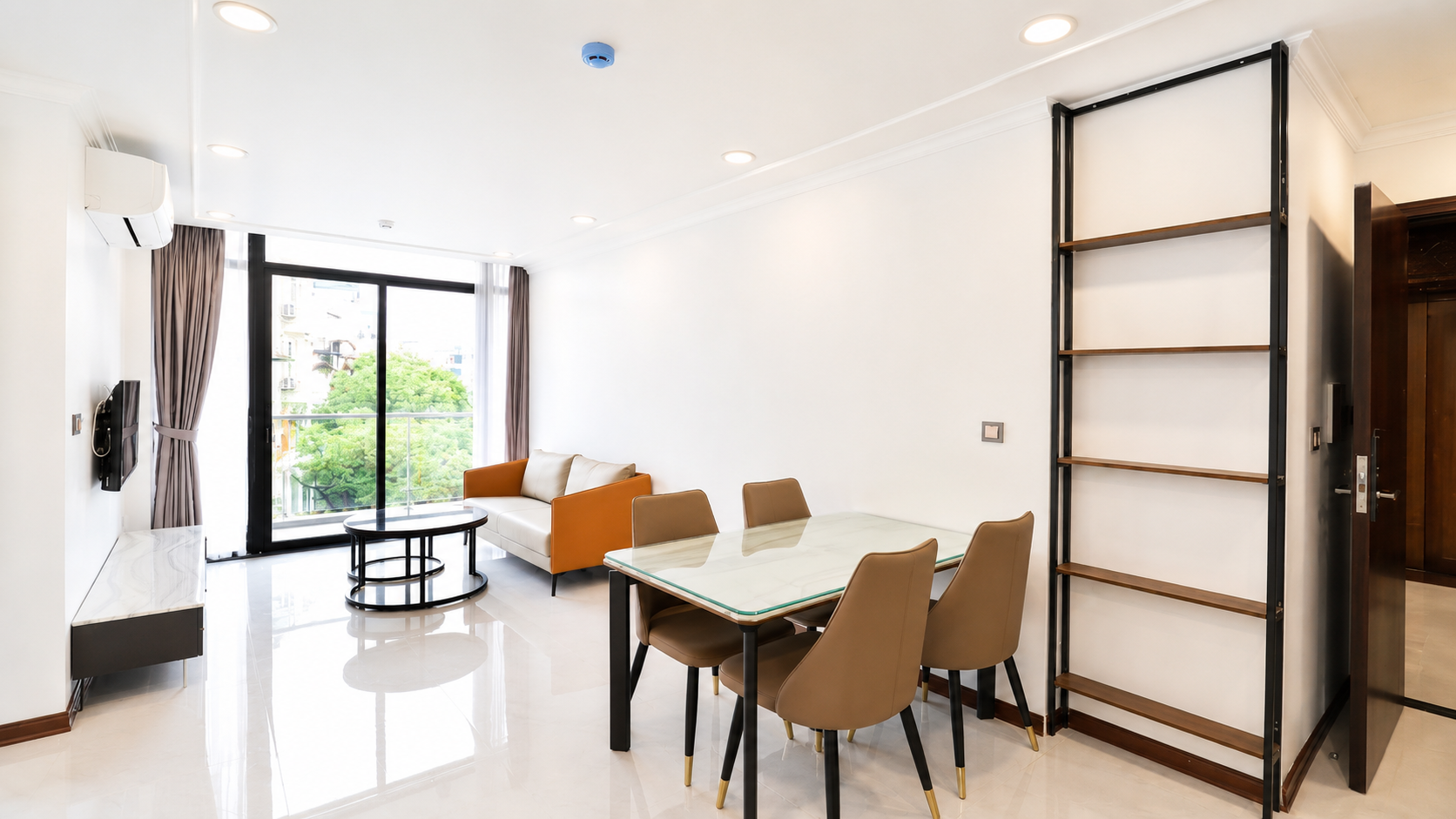 Enjoy Amazing New 2 Bedrm Apartment Rental in Truc Bach Area, Ba Dinh