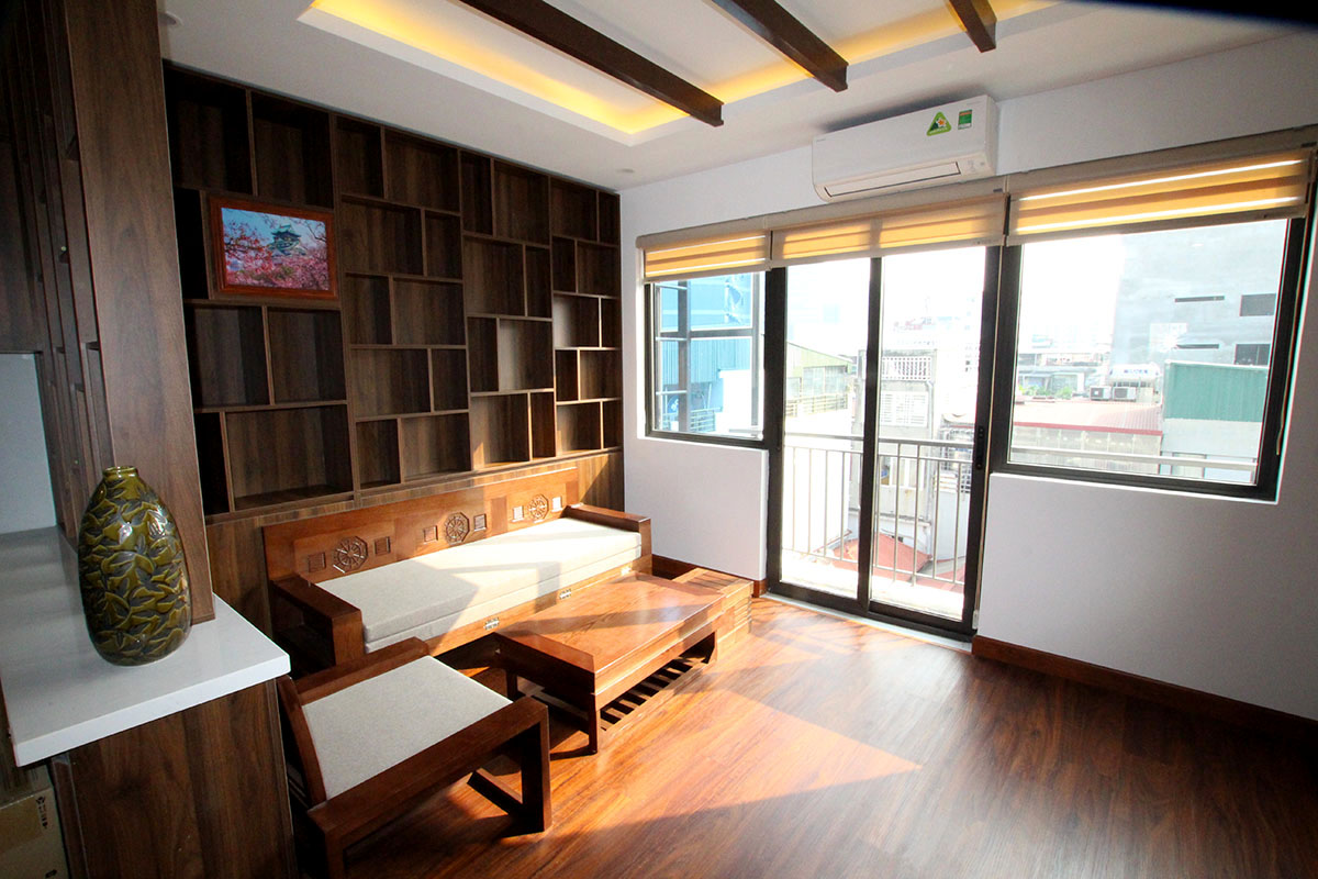 *Experience Comfortable & Bright Serviced Apartment Rental in Linh Lang str, Ba Dinh*