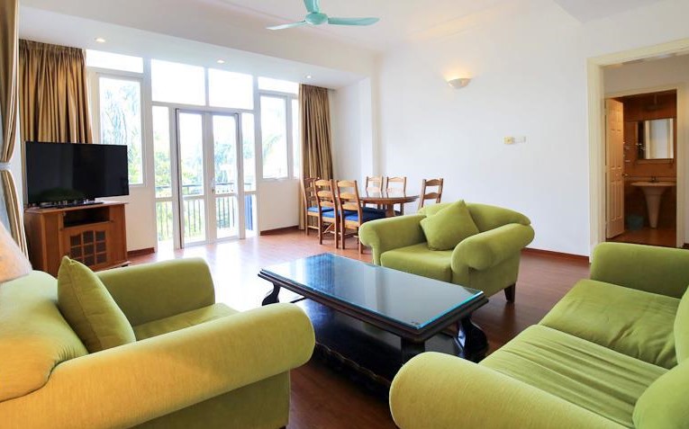 *Amazing 2 Bedroom Apartment Rental in Tay Ho Road, full of sunshine with wide windows*