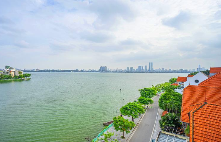 *Gorgeous Lake View 2 Bedroom Apartment Rental in Quang An street, Tay Ho, Amazing Balcony*