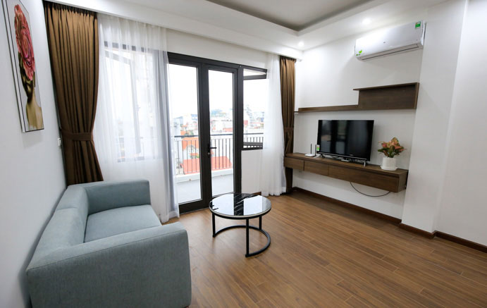 Big Balcony & Modern One Bedroom Apartment Rental in Tay Ho, Nice View