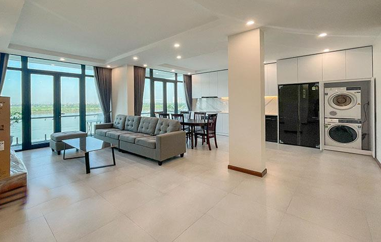 Full of Light, Modern & Good Price 03 BR Apartment rental in Tay Ho, Near Sunshine Riverside