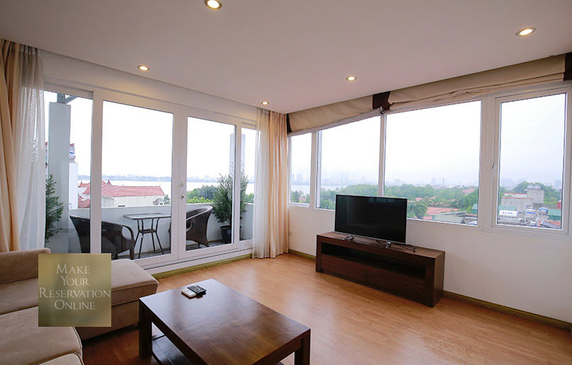 Full of Light & Top Floor 2 BR Apartment Rental in Xuan Dieu str, Tay Ho, 