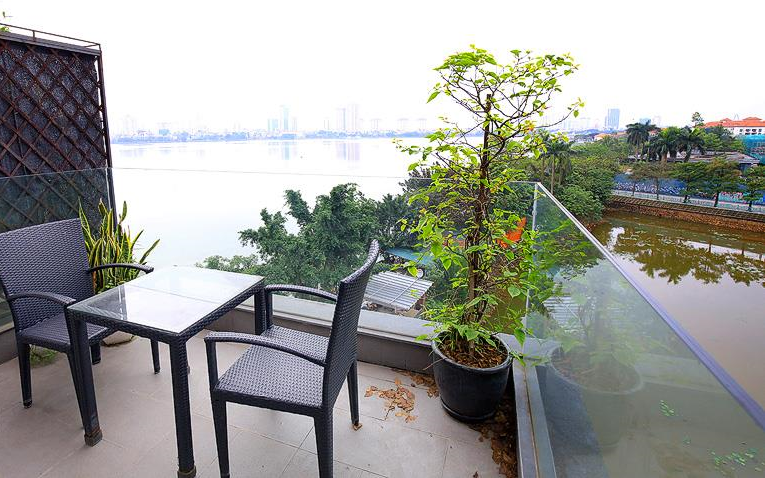 Get yourself an apartment overlooking the West Lake, Competitive Price