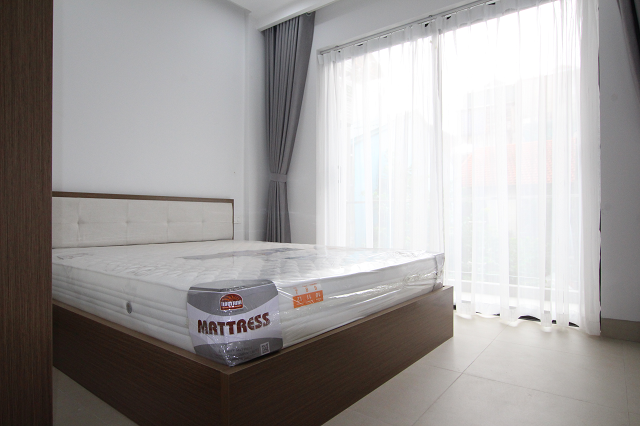 *Get-away One Bedroom Apartment For Rent in Tay Ho District*