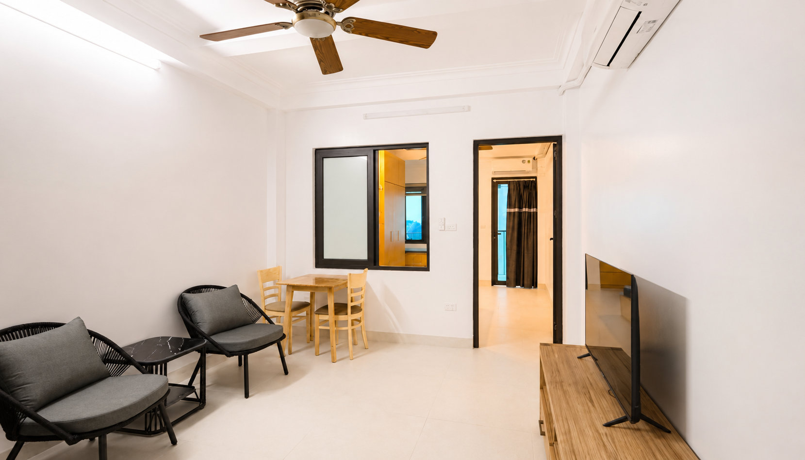 Good Size Apartment for rent in Dao Tan area, Ba Dinh