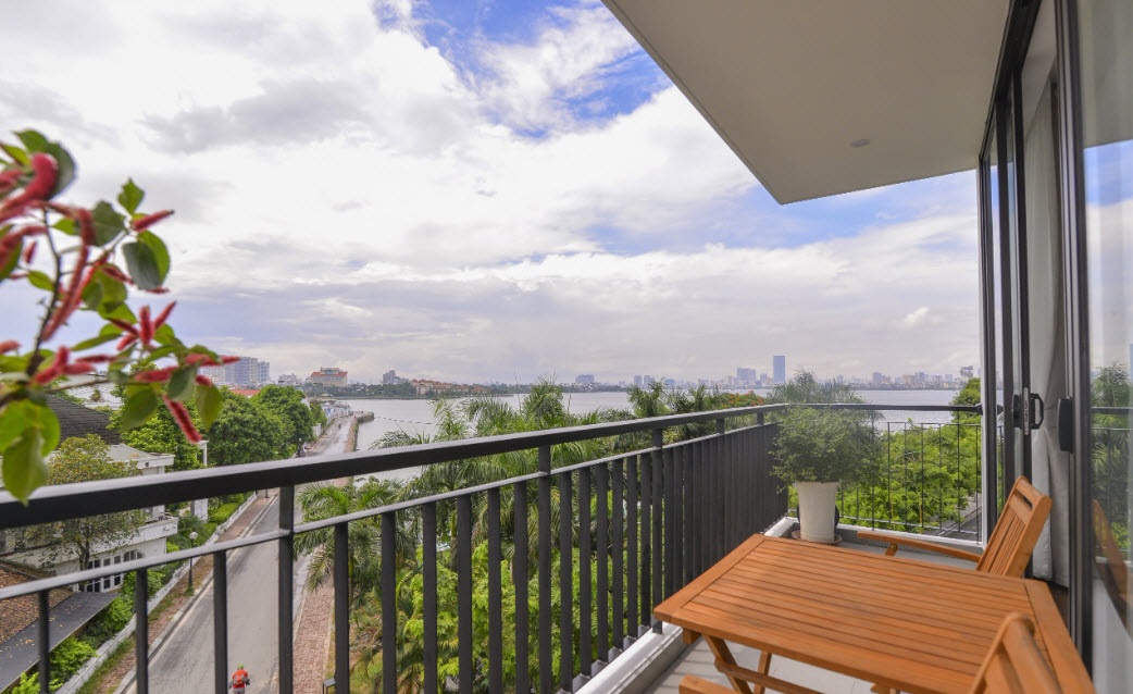 *Gorgeous 2+ Bedroom Apartment for rent in Tay Ho West Lake, Breathtaking View*