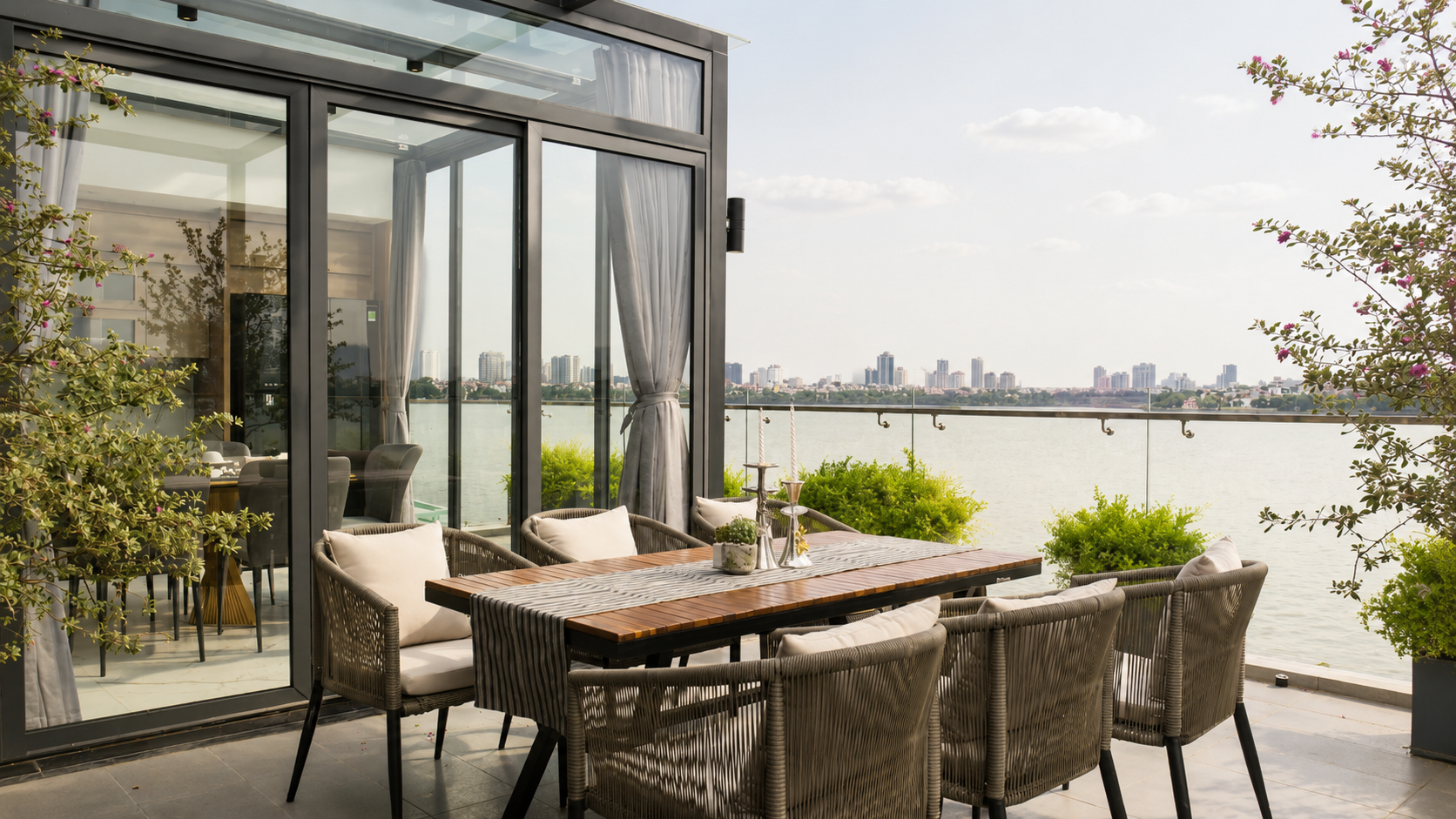 HUGE BALCONY & LAKE VIEW 02 BR APARTMENT FOR RENT IN HANOI, NOT FAR FROM LOTTE CENTER