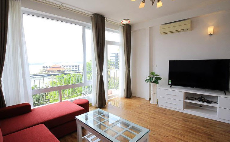 *Lake View Spacious Apartment for rent in Tu Hoa street, Tay Ho*