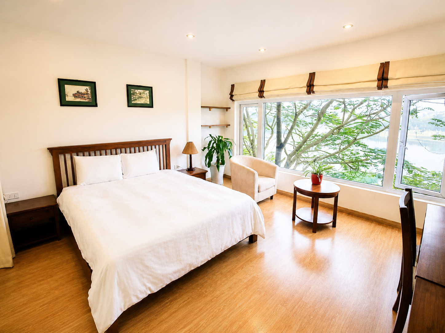 Lake view 01 BR Apartment for rent in Ba Dinh, Near Lotte Center