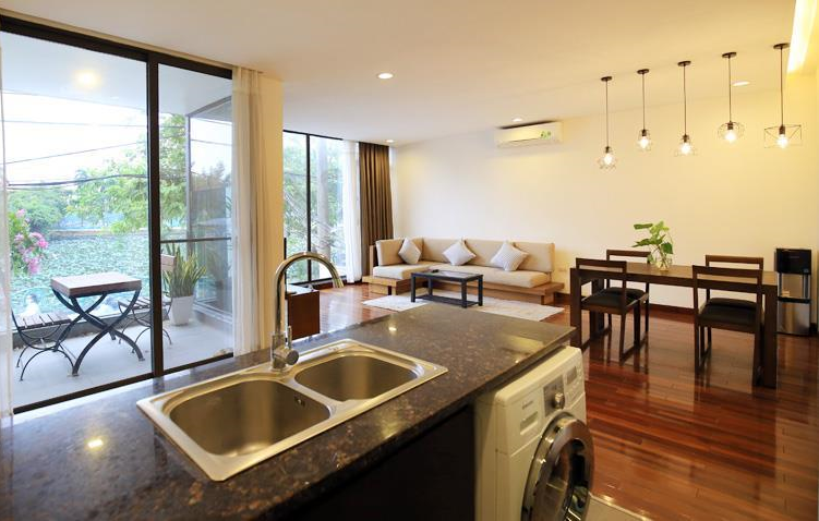 *Lake View 02 Bedroom Apartment Rental in Quang Khanh street, Tay Ho, Good Discount for COVID Time*