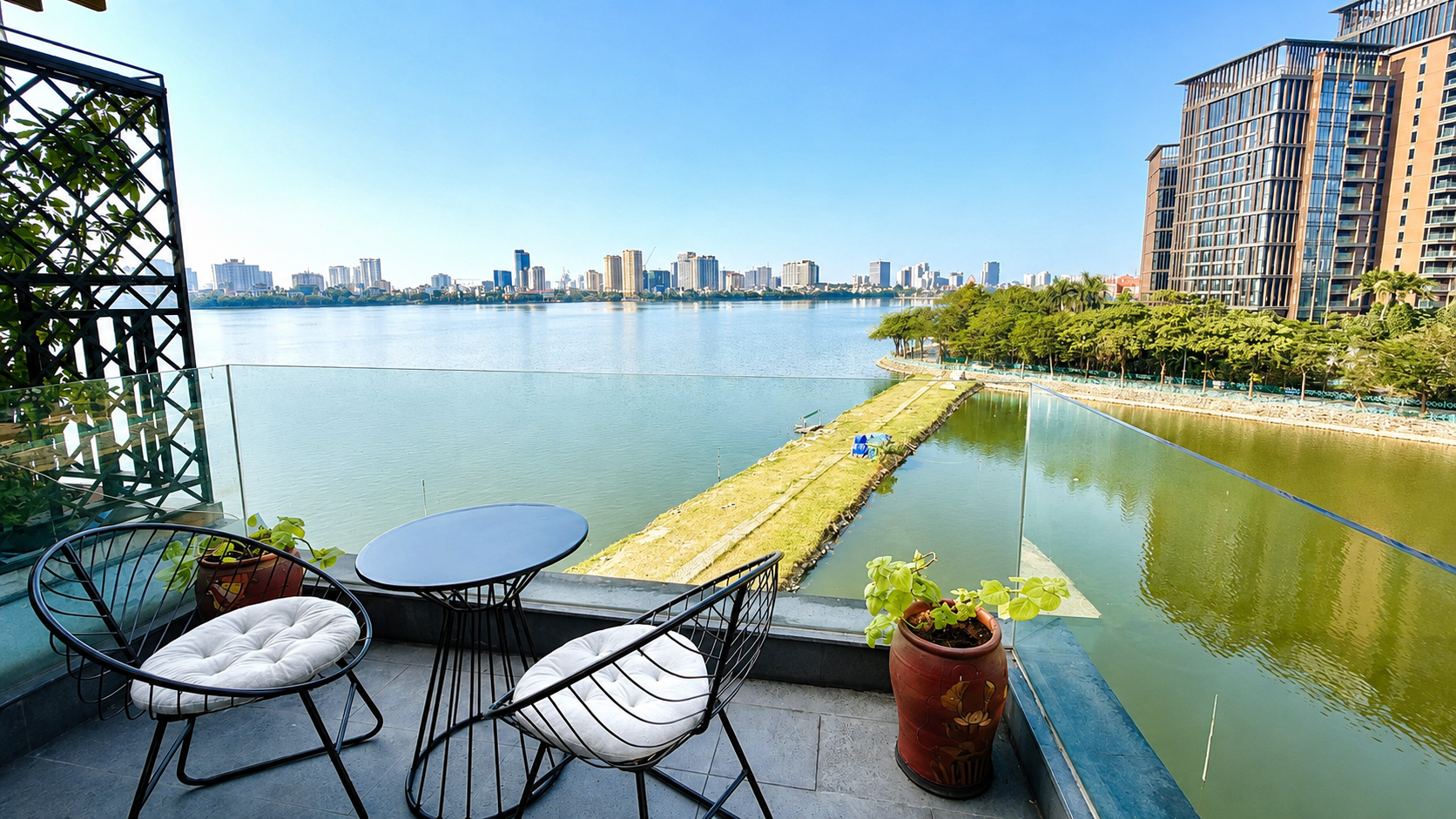 Lake view 02 BR Apartment for rent in Quang Khanh str, Tay Ho
