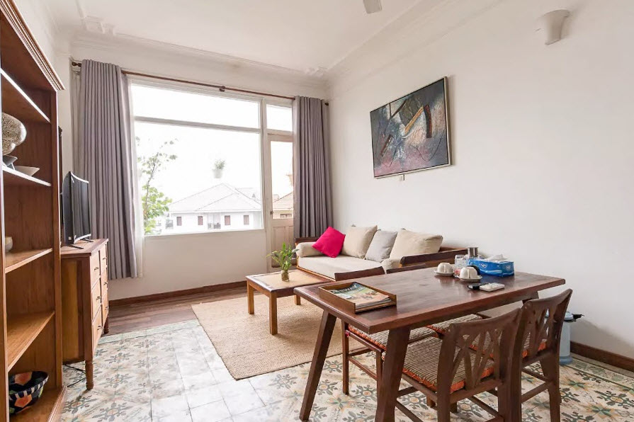 Lake View & Adorable One Bedroom Apartment Rental in Tu Hoa street, Tay Ho