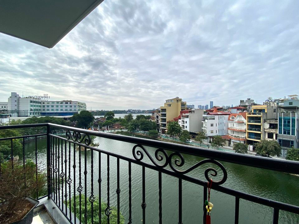 Lake View Apartment Rental in Yen Phu Area, Tay Ho