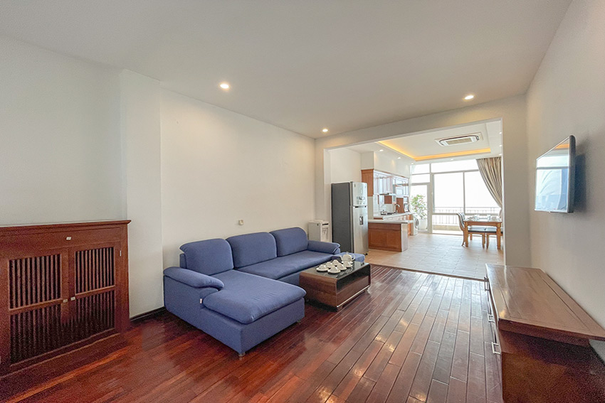 Lake view & Delightful bright 02 BR Apartment Rental in Xuan Dieu str, Tay Ho