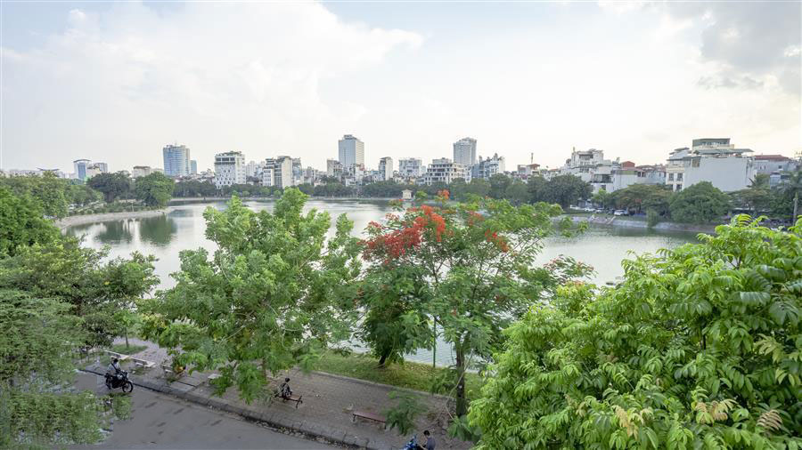 *Lake View Furnished two-bedroom serviced apartment in Ba Mau Lake Area, Hanoi*