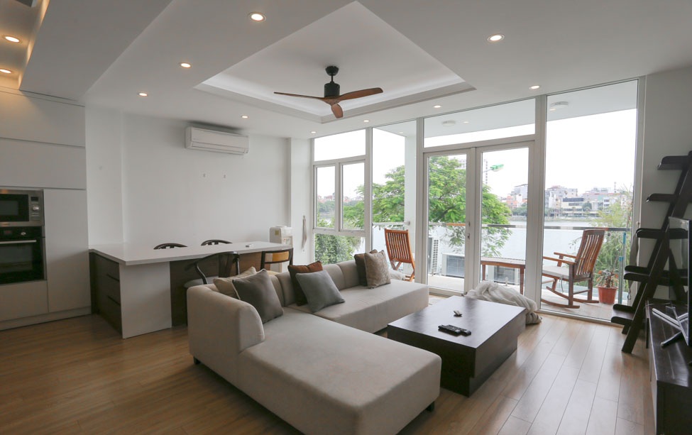 Lake View & Modern 02 BR Apartment Rental in Quang An str, Tay Ho