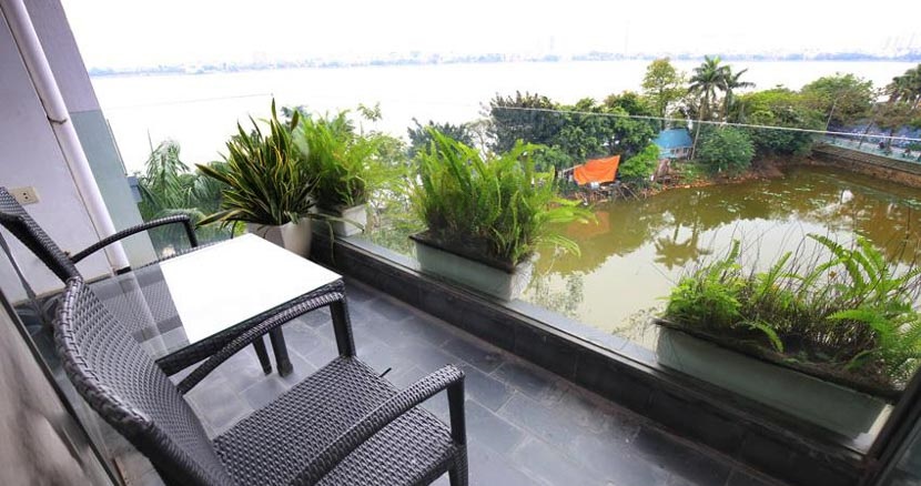 Lake View Two bedroom apartment for rent in Dang Thai Mai str, Tay Ho