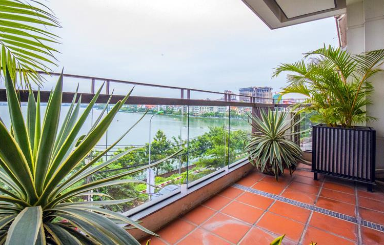 *Lakefront 2 Bedroom apartment rental in Xuan Dieu street, Tay Ho fulfills every demand*