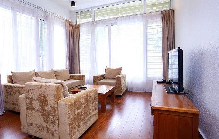 Spacious Lakeview 03 bedroom apartment for rent in Nhat chieu street, Tay Ho 