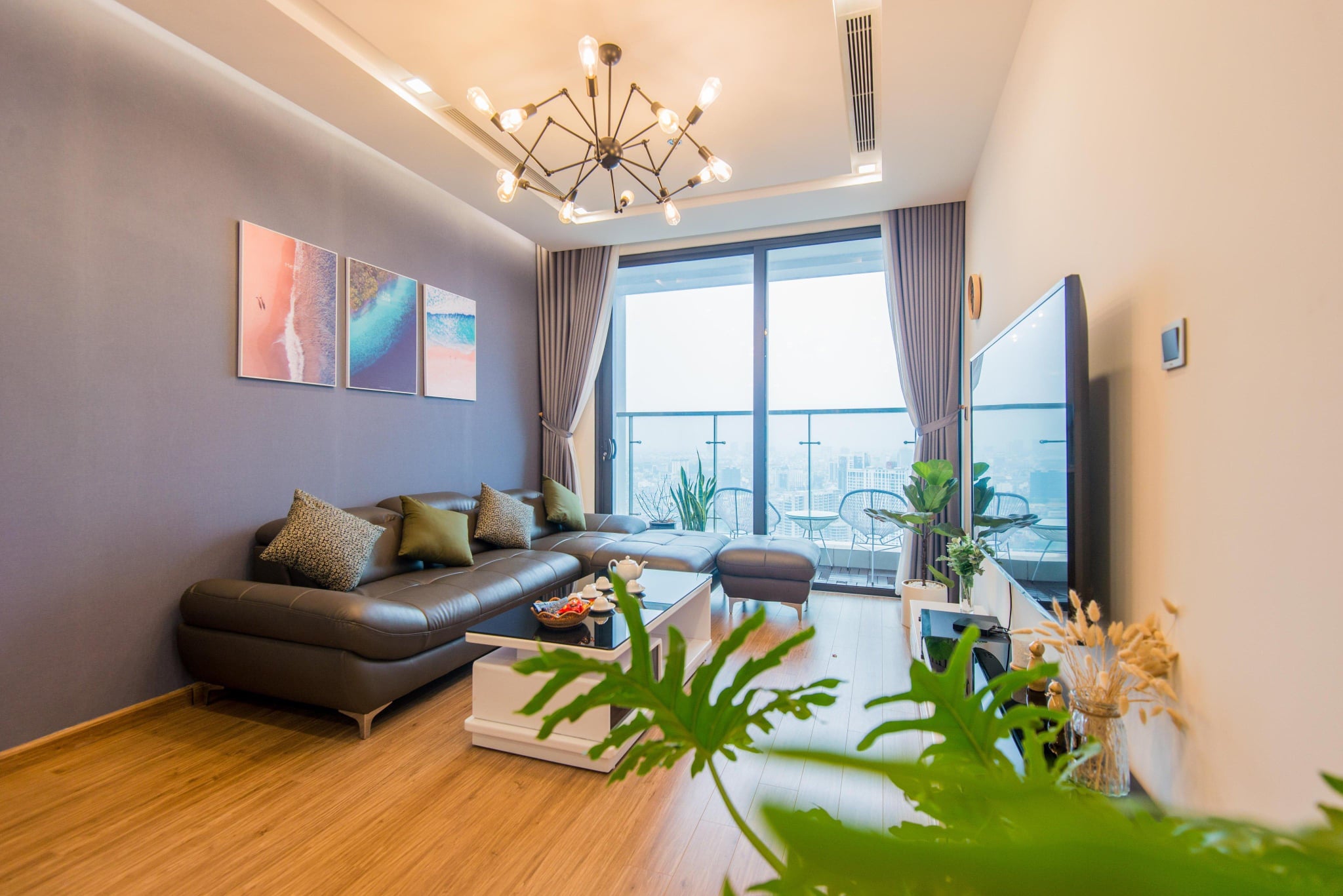 *Luxury apartment for rent Vinhomes Metropolis in the heart of Ba Dinh District*