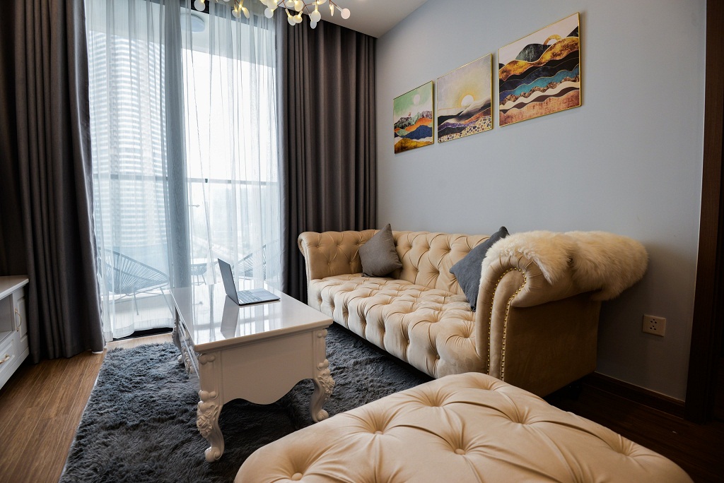 Luxury two bedroom apartment for rent in Vinhomes Metropolis 29 Lieu Giai str, Ba Dinh