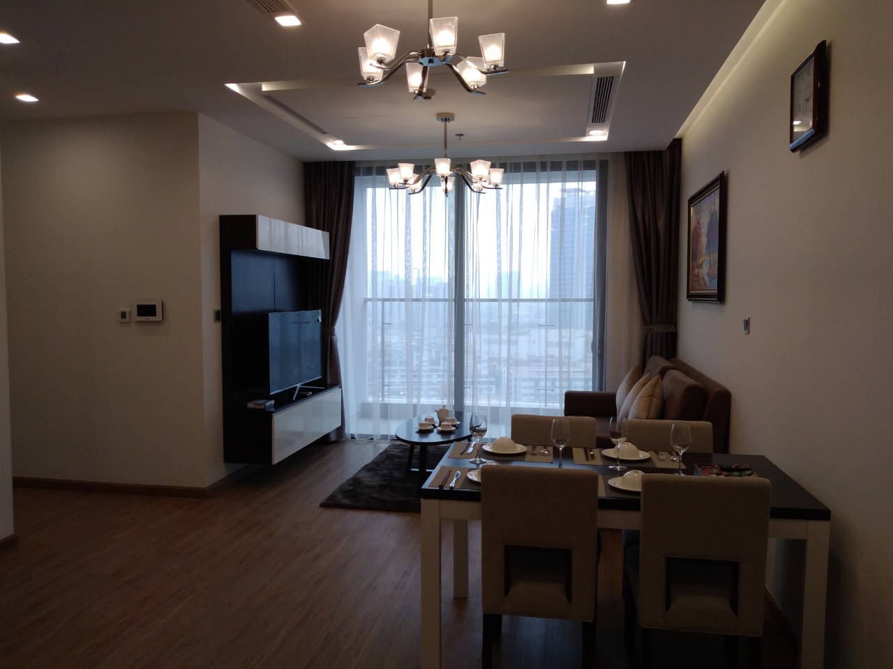 Luxury two bedroom apartment rental in Vinhomes Metropolis 29 Lieu Giai str, Ba Dinh
