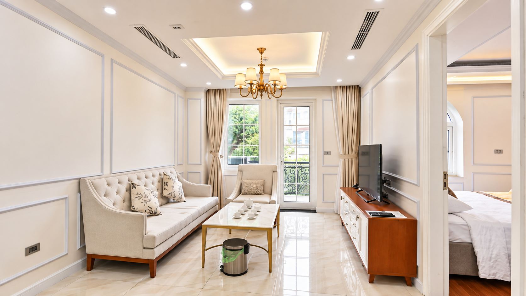 MODERN 02 BR APARTMENT FOR RENT NEAR VINCOM CENTER, HAI BA TRUNG
