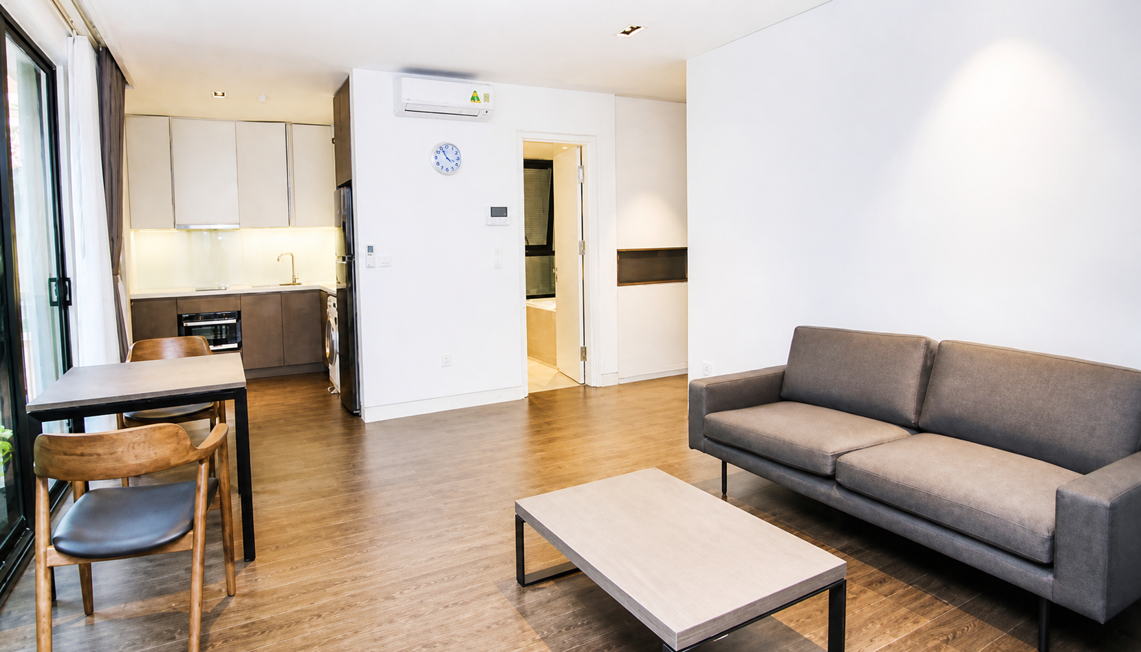 Modern 1 BR Apartment Rental in To Ngoc Van str, Tay Ho