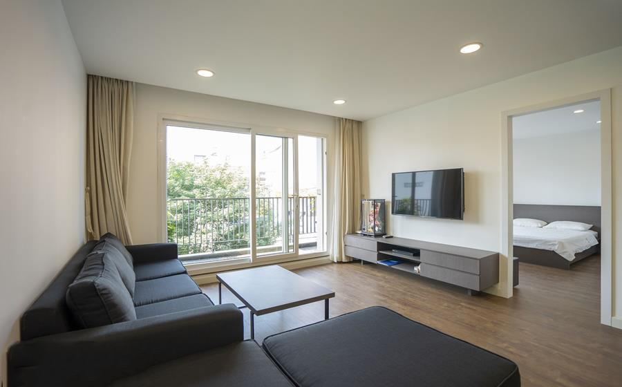 High quality 2 BR Apt in To Ngoc Van str, Tay ho boasts generously living area