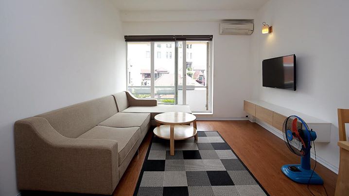 *New Moon Serviced Apartment Rental in To Ngoc Van street, Tay Ho, Big Window*